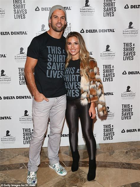 See the Nude Pic Jessie James Decker Took of Eric When He。